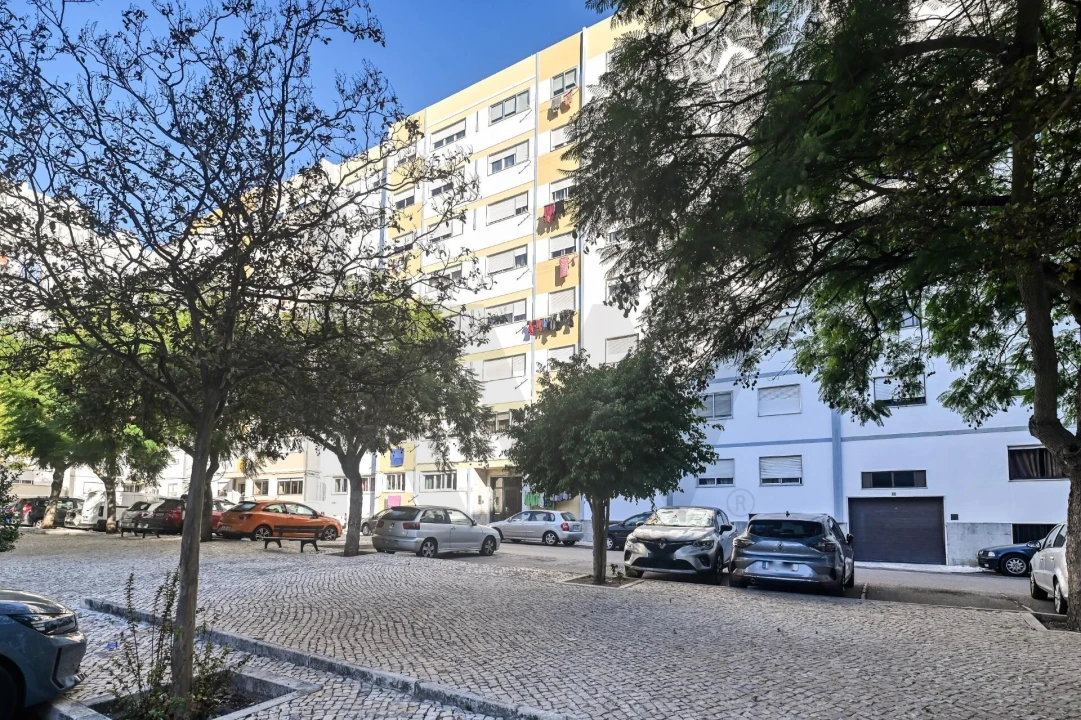 Apartamento T2 para Venda em Massamá e Monte Abraão Foto 23
