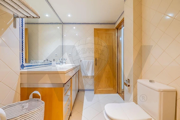 Apartamento T3 para Venda em Algés, Linda-A-Velha e Cruz Quebrada-Dafundo Foto 32