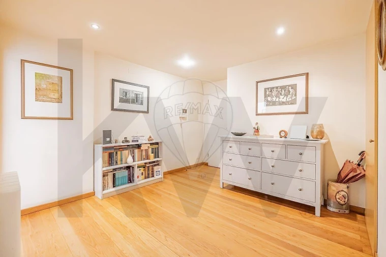 Apartamento T3 para Venda em Algés, Linda-A-Velha e Cruz Quebrada-Dafundo Foto 3