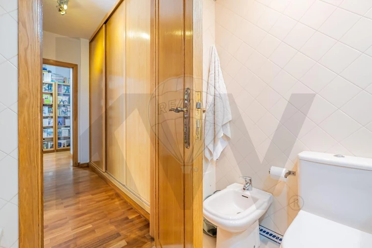 Apartamento T3 para Venda em Algés, Linda-A-Velha e Cruz Quebrada-Dafundo Foto 19
