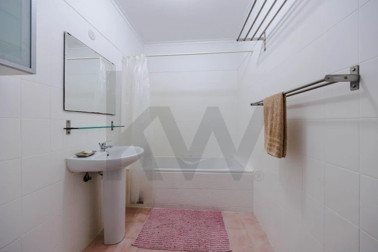 Apartamento T2 para Venda em Algueirão-Mem Martins Foto 15