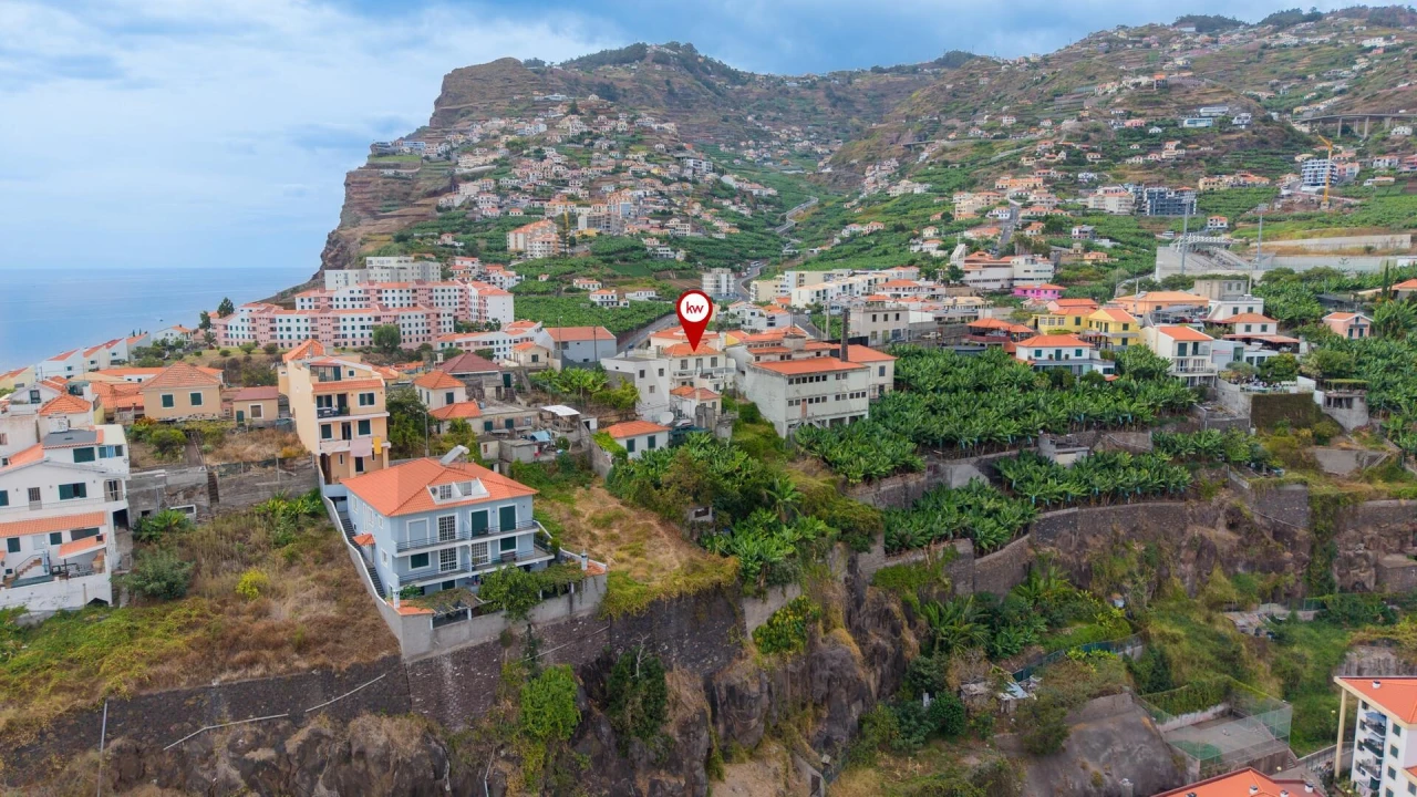 Moradia T4 para Venda em Camara de Lobos Foto 4
