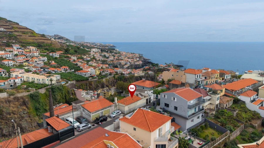 Moradia T4 para Venda em Camara de Lobos Foto 10