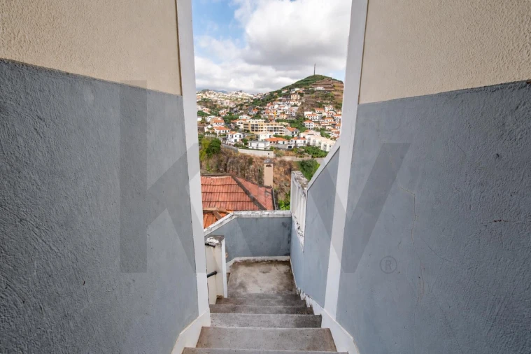 Moradia T4 para Venda em Camara de Lobos Foto 36