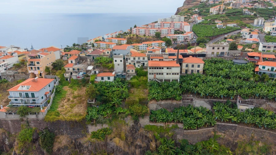 Moradia T4 para Venda em Camara de Lobos Foto 3