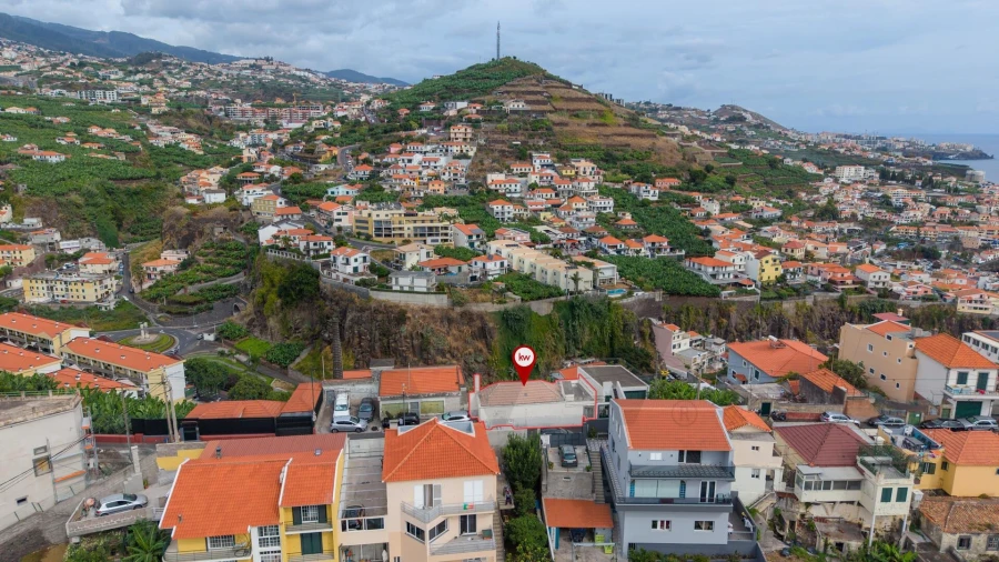 Moradia T4 para Venda em Camara de Lobos Foto 8