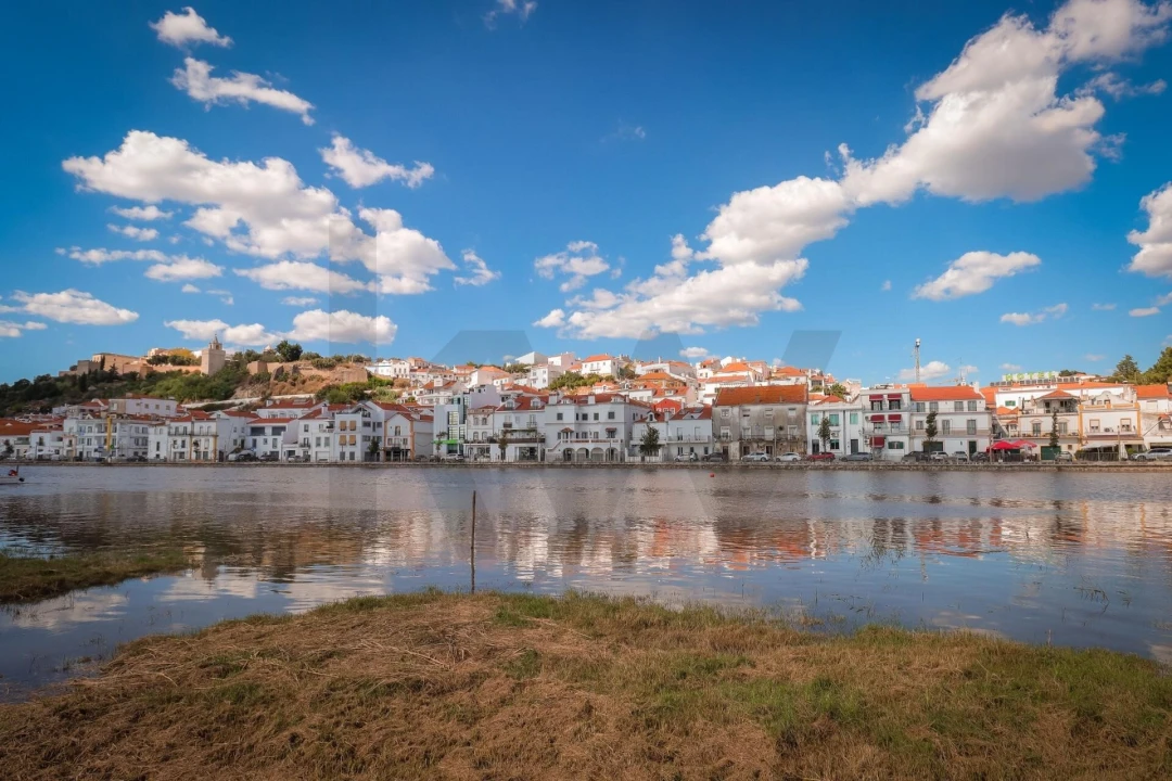 Moradia T1 para Venda em Santa Maria do Castelo e Santiago e Santa Susana Foto 4