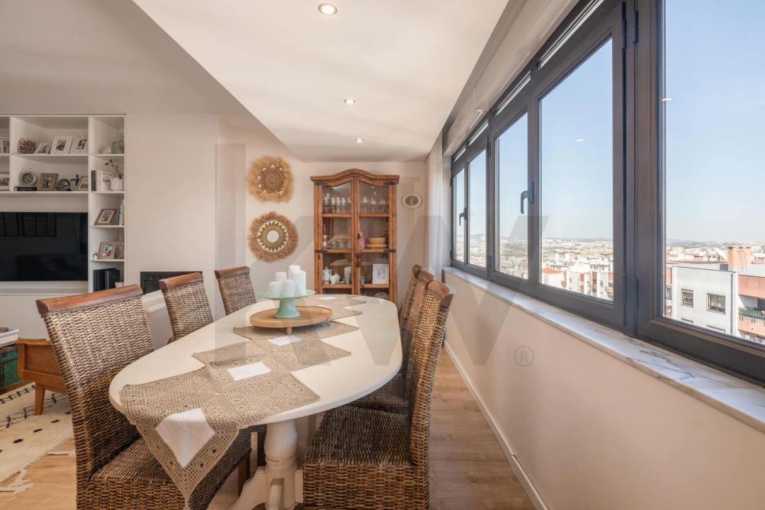 Apartamento T3 para Venda em Alfragide Foto 4