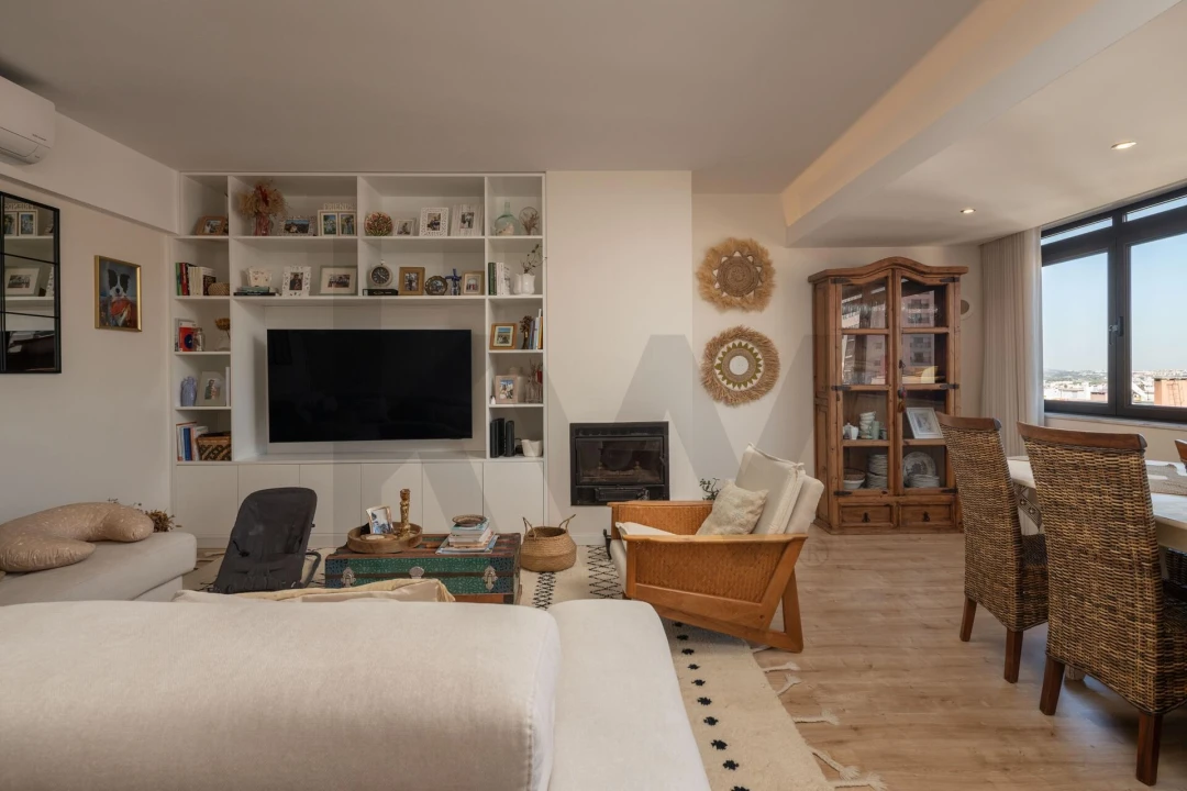 Apartamento T3 para Venda em Alfragide Foto 1