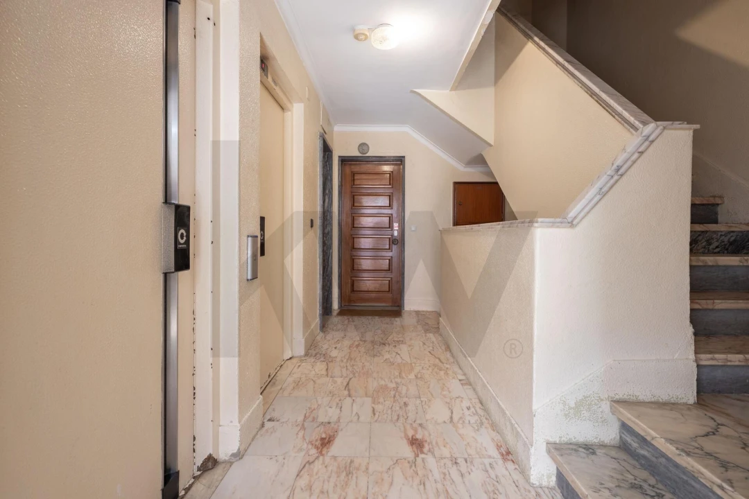 Apartamento T3 para Venda em Alfragide Foto 23