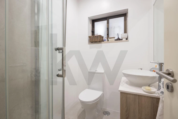 Apartamento T3 para Venda em Alfragide Foto 11