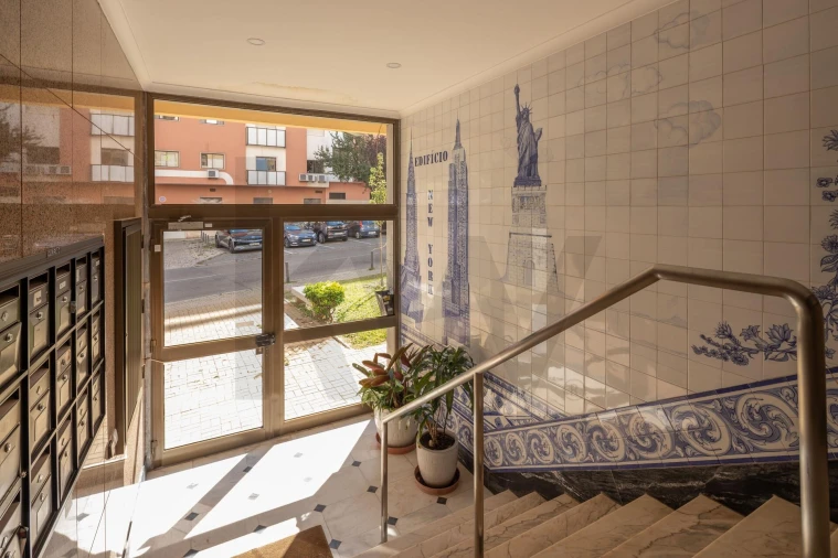 Apartamento T3 para Venda em Alfragide Foto 22