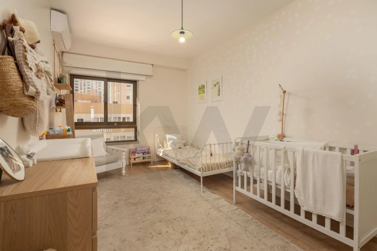 Apartamento T3 para Venda em Alfragide Foto 9