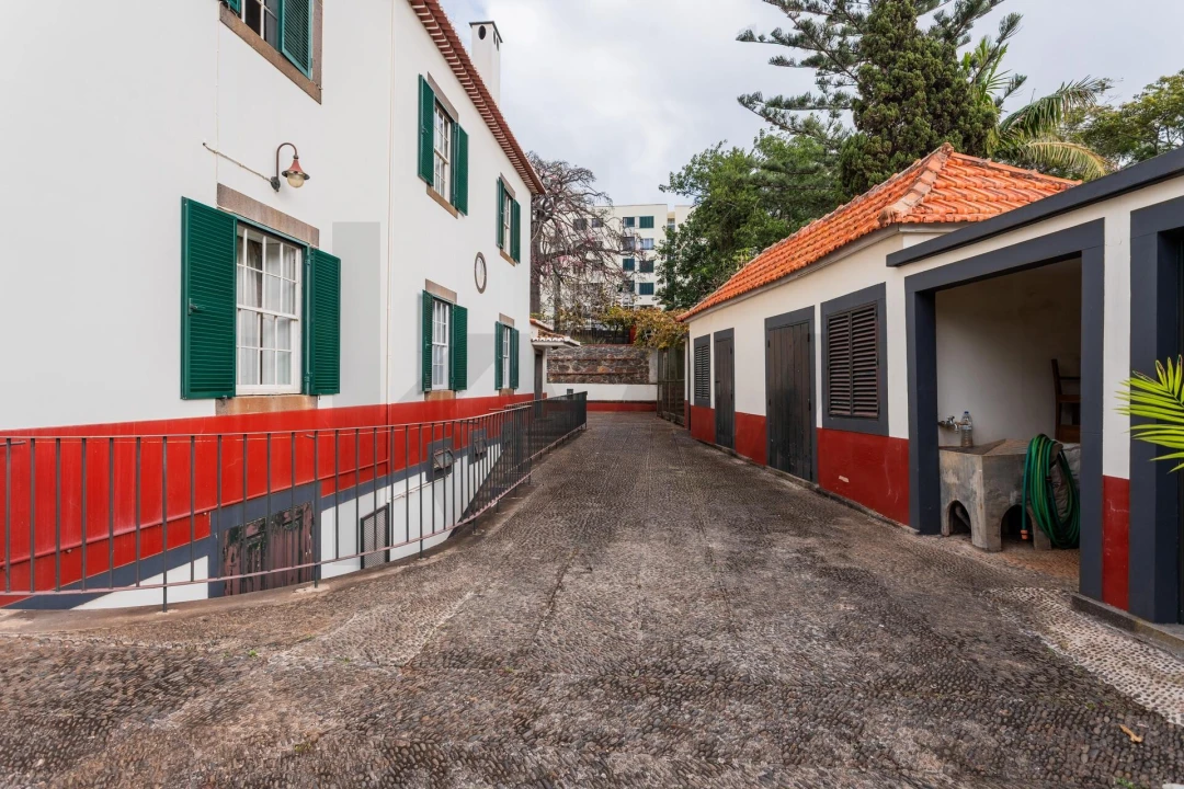 Moradia T5 para Venda em São Martinho Foto 17