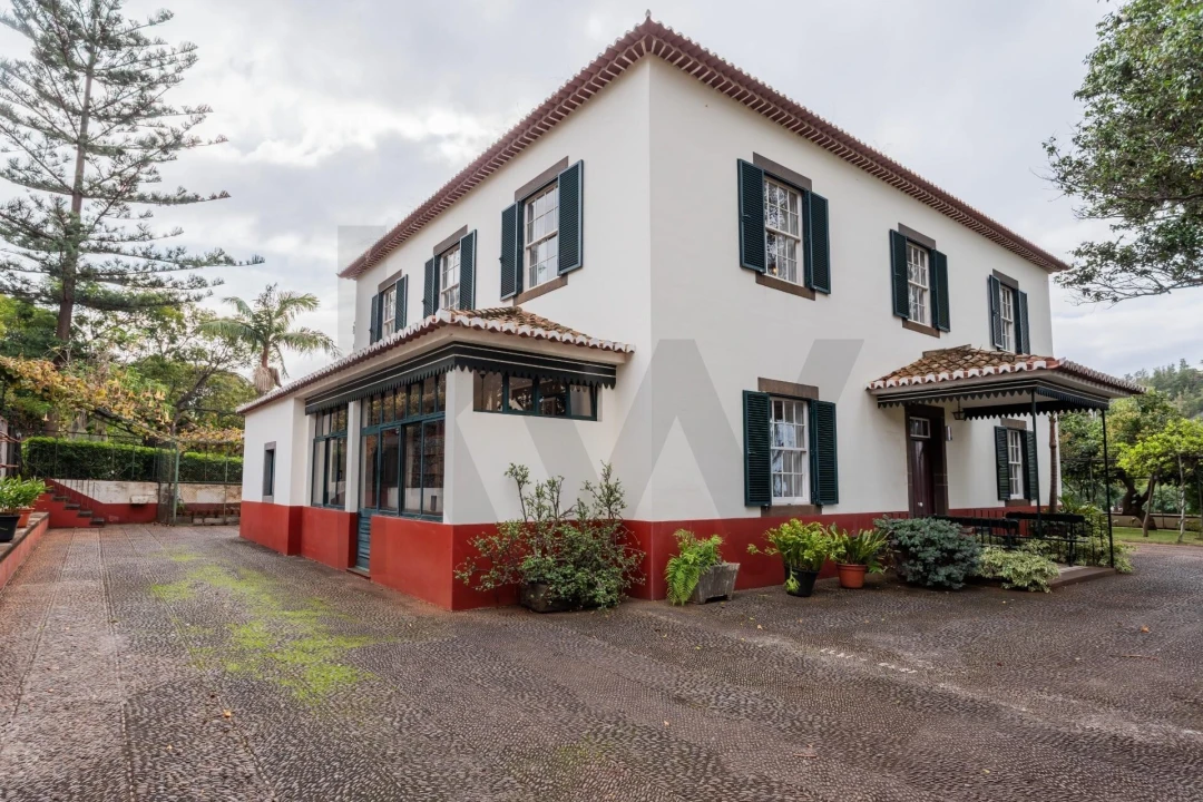Moradia T5 para Venda em São Martinho Foto 1