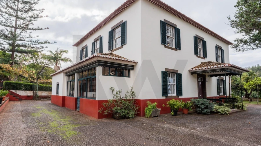 Moradia T5 para Venda em São Martinho