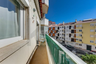 Apartamento T2 para Venda em Queluz e Belas