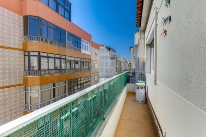 Apartamento T2 para Venda em Queluz e Belas