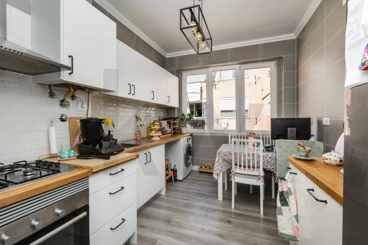 Apartamento T2 para Venda em Queluz e Belas Foto 5