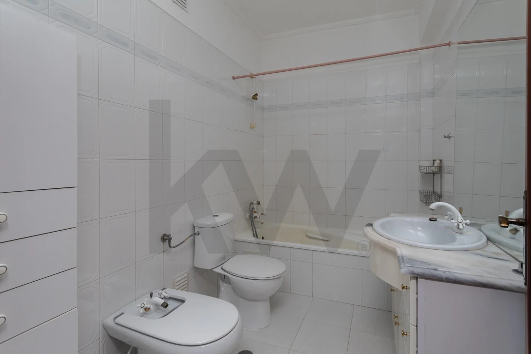 Apartamento T2 para Arrendamento em Ajuda Foto 17