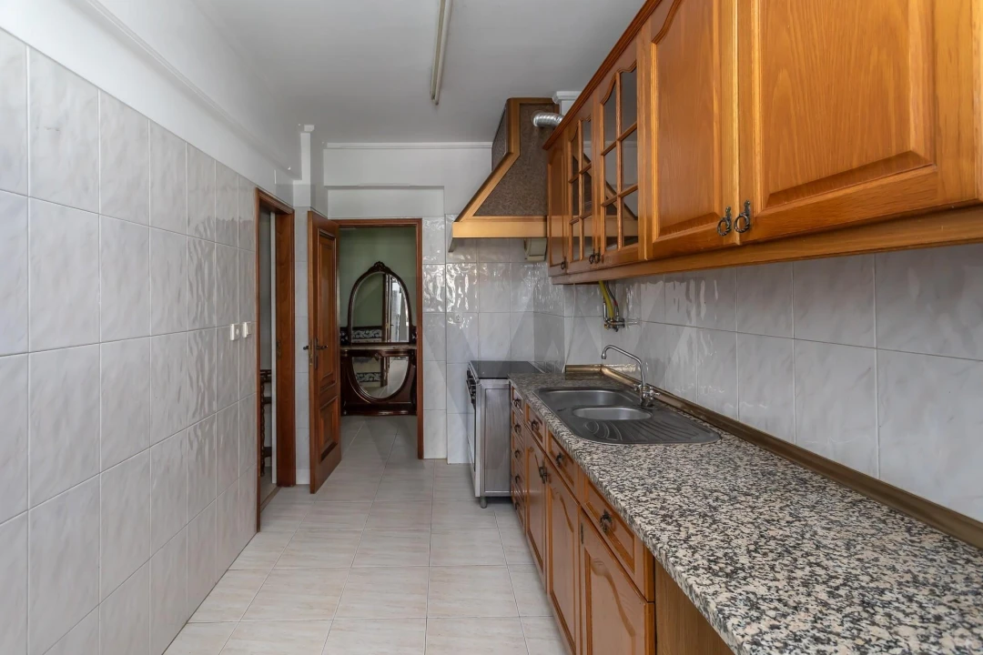 Apartamento T2 para Arrendamento em Ajuda Foto 13
