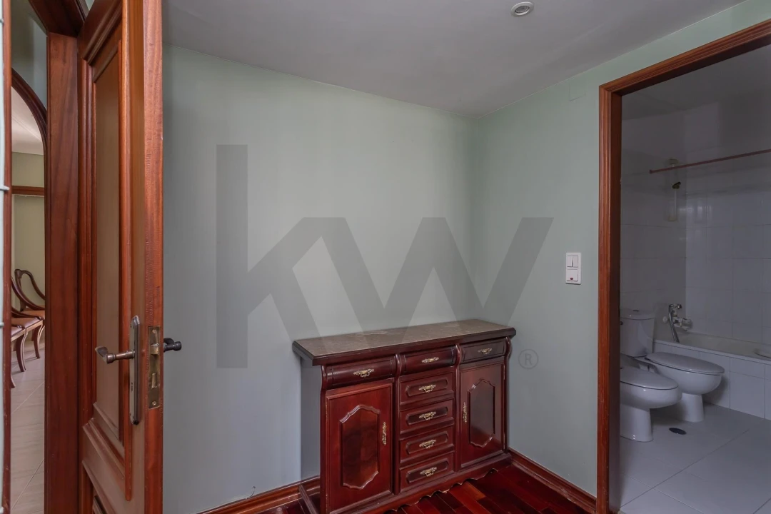 Apartamento T2 para Arrendamento em Ajuda Foto 16