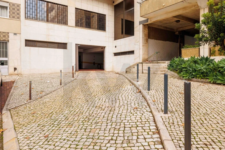 Apartamento T2 para Arrendamento em Ajuda Foto 23
