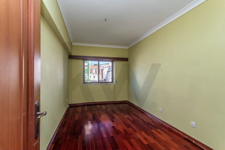 Apartamento T2 para Arrendamento em Ajuda Foto 9