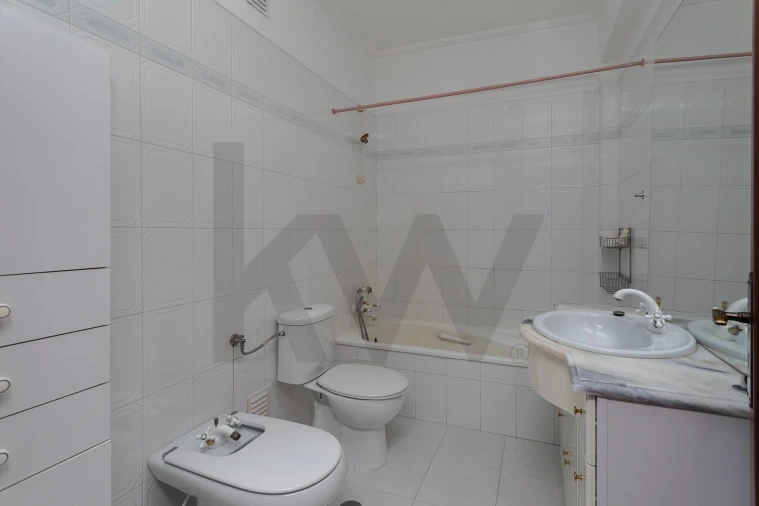 Apartamento T2 para Arrendamento em Ajuda Foto 17