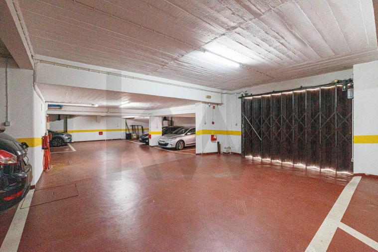 Apartamento T2 para Arrendamento em Ajuda Foto 20