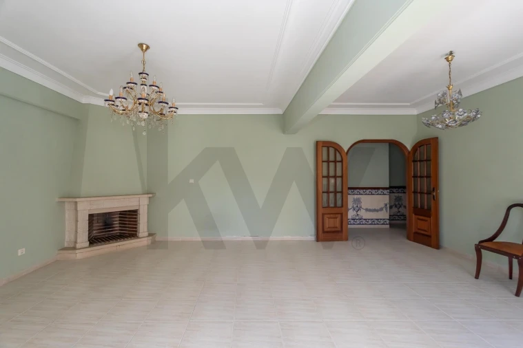 Apartamento T2 para Arrendamento em Ajuda Foto 4