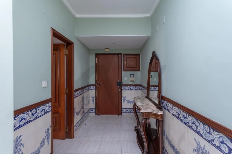 Apartamento T2 para Arrendamento em Ajuda Foto 8
