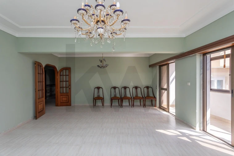 Apartamento T2 para Arrendamento em Ajuda Foto 2