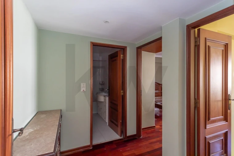 Apartamento T2 para Arrendamento em Ajuda Foto 11