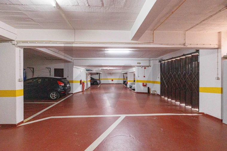 Apartamento T2 para Arrendamento em Ajuda Foto 21