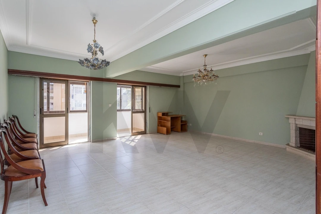 Apartamento T2 para Arrendamento em Ajuda Foto 1