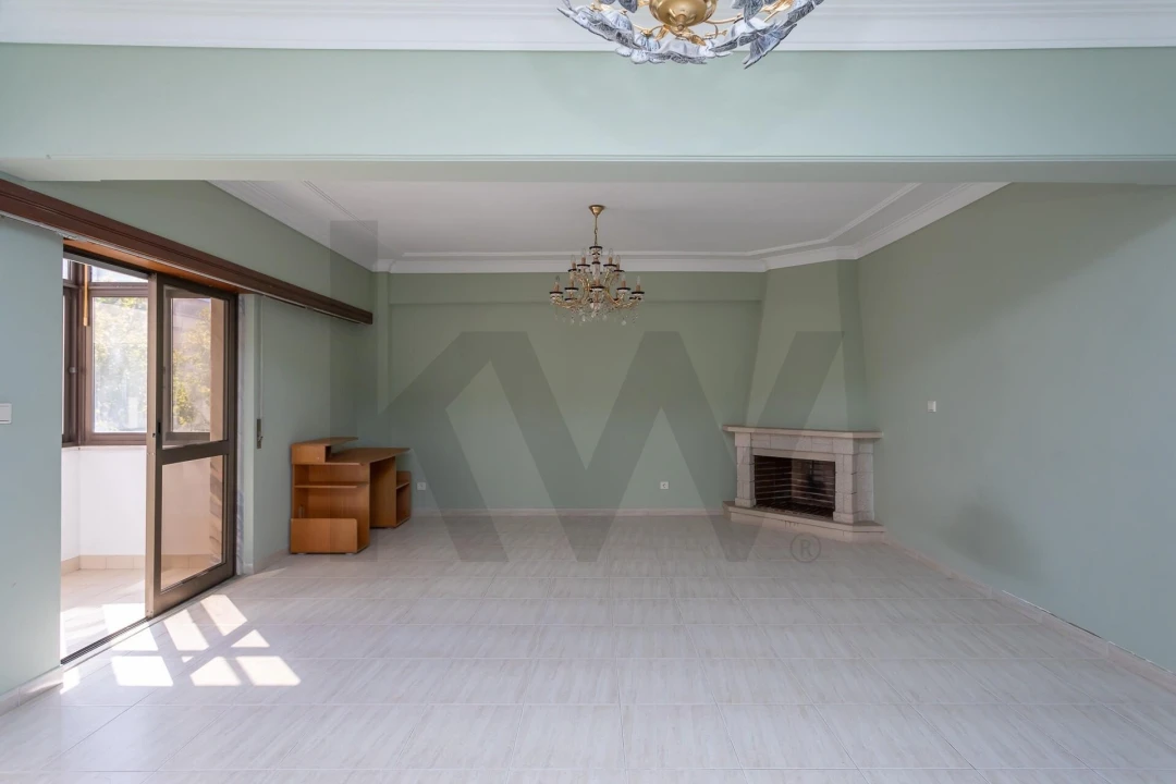 Apartamento T2 para Arrendamento em Ajuda Foto 3