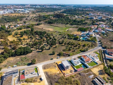 Terreno para Venda em Romeira e Várzea