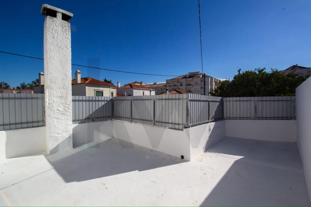 Moradia T2 para Venda em Almeirim Foto 3