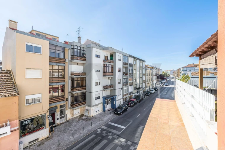Apartamento T2 para Venda em Amora Foto 19