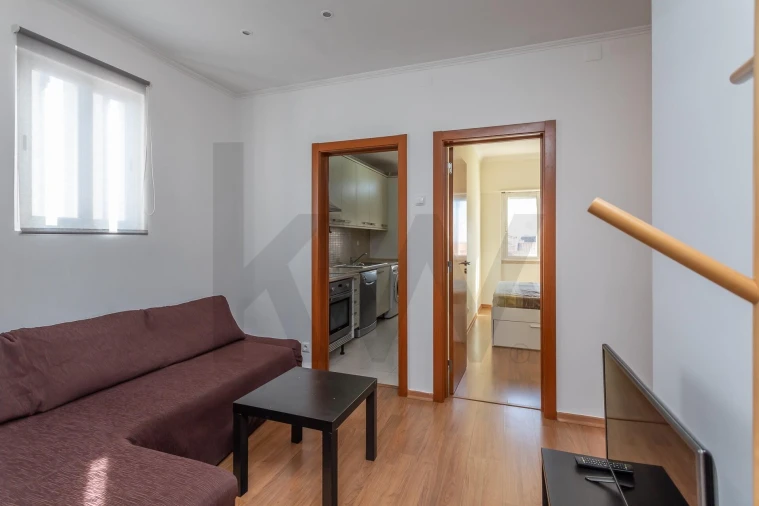 Apartamento T2 para Venda em Benfica Foto 2