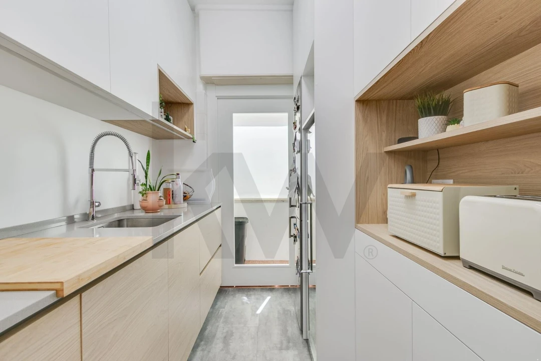 Apartamento T2 para Venda em Campolide Foto 19
