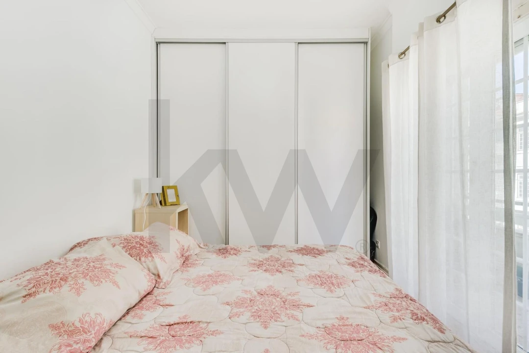 Apartamento T2 para Venda em Campolide Foto 9