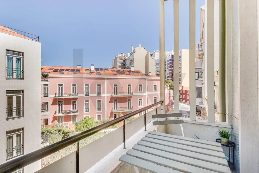 Apartamento T2 para Venda em Campolide Foto 6