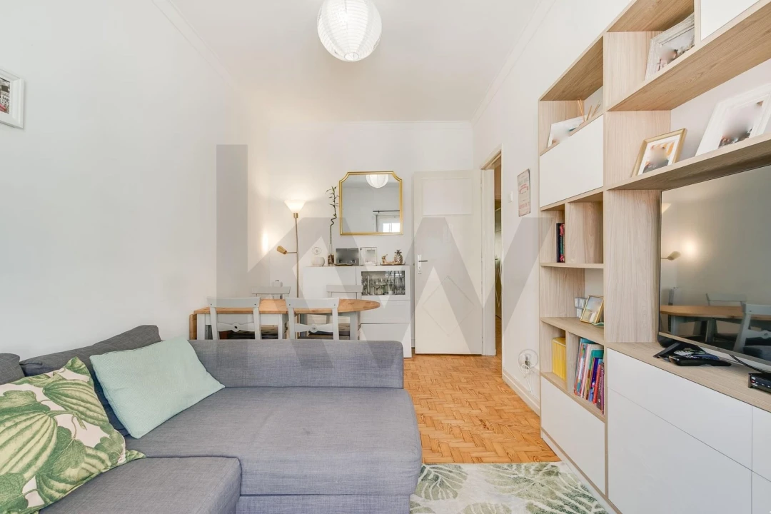 Apartamento T2 para Venda em Campolide Foto 4