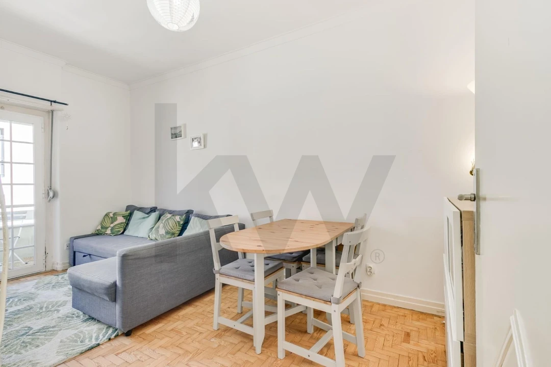 Apartamento T2 para Venda em Campolide Foto 1