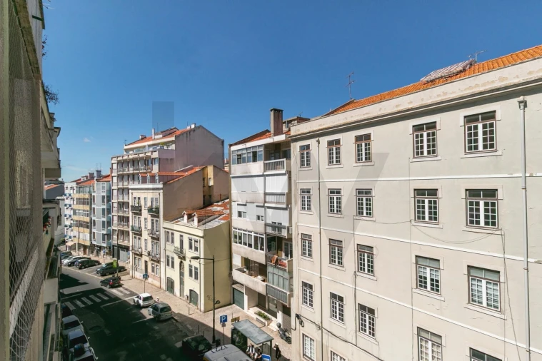 Apartamento T2 para Venda em Campolide Foto 12