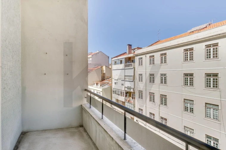 Apartamento T2 para Venda em Campolide Foto 24