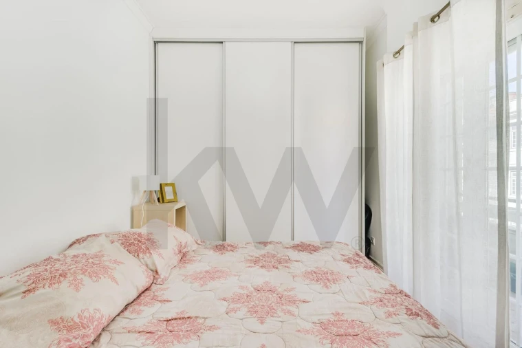 Apartamento T2 para Venda em Campolide Foto 9