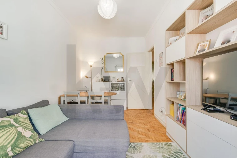Apartamento T2 para Venda em Campolide Foto 4